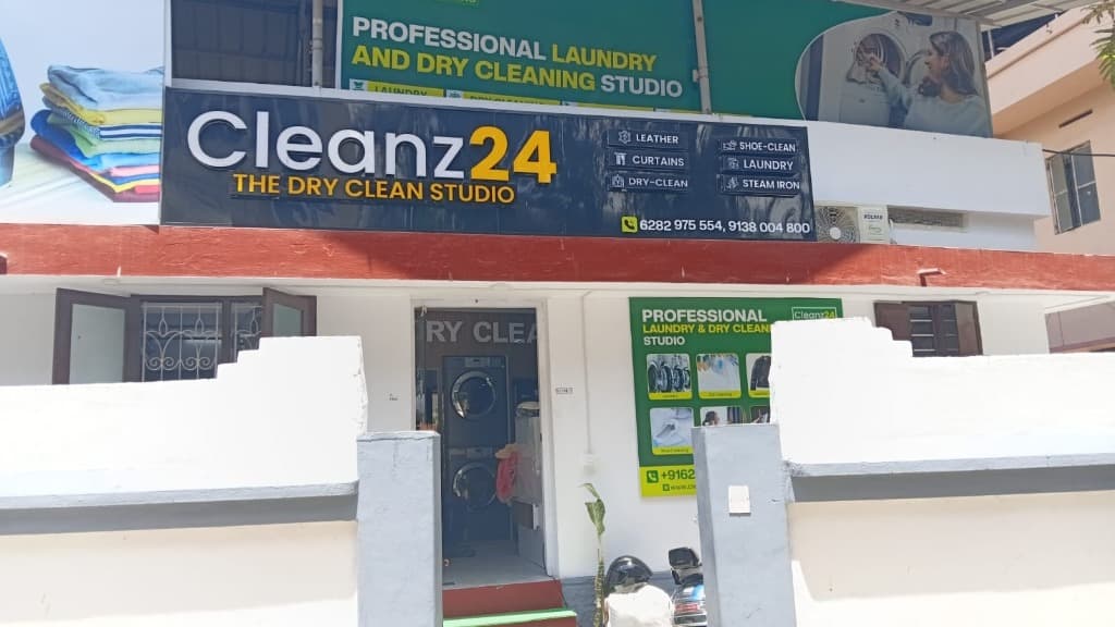 Cleanz24 - Thampanoor Trivandrum - Photo 1